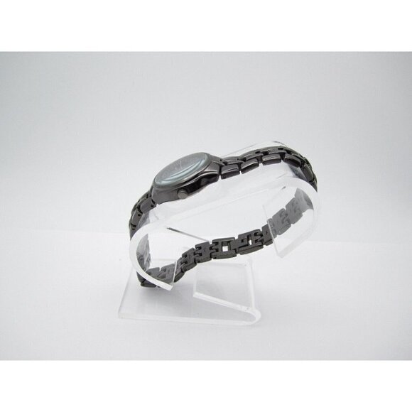 Women's QMAX Quartz WR Analog 27mm Dial Causal Round Watch (E518) - Picture 8 of 12